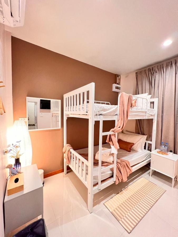 Por Poshtel Kanchanaburi Dış mekan fotoğraf