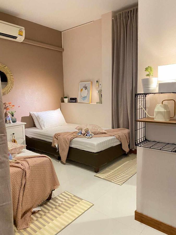 Por Poshtel Kanchanaburi Dış mekan fotoğraf