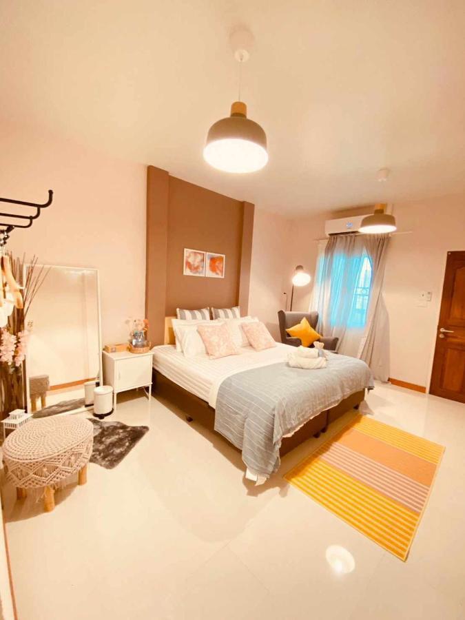 Por Poshtel Kanchanaburi Dış mekan fotoğraf