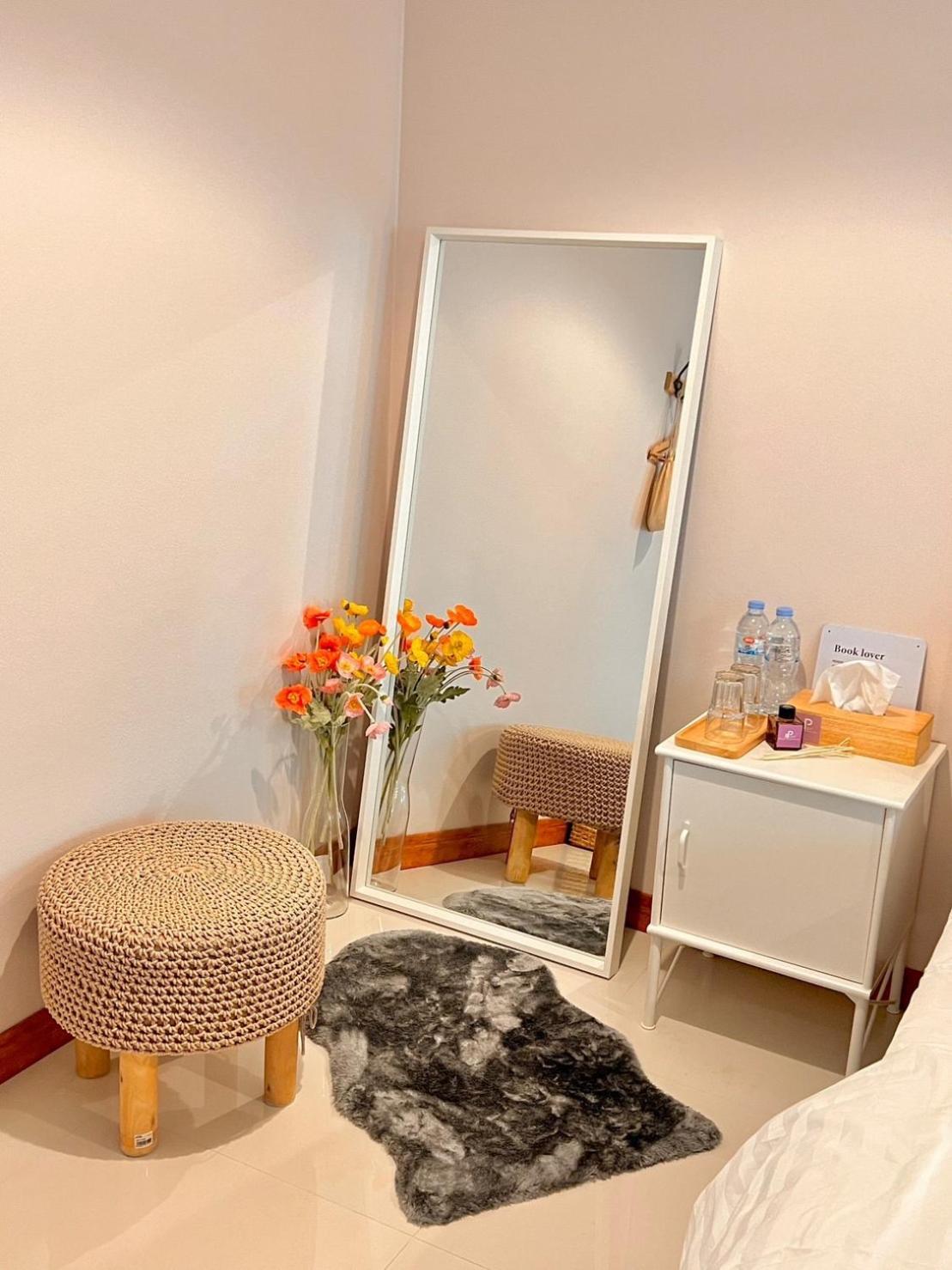 Por Poshtel Kanchanaburi Dış mekan fotoğraf