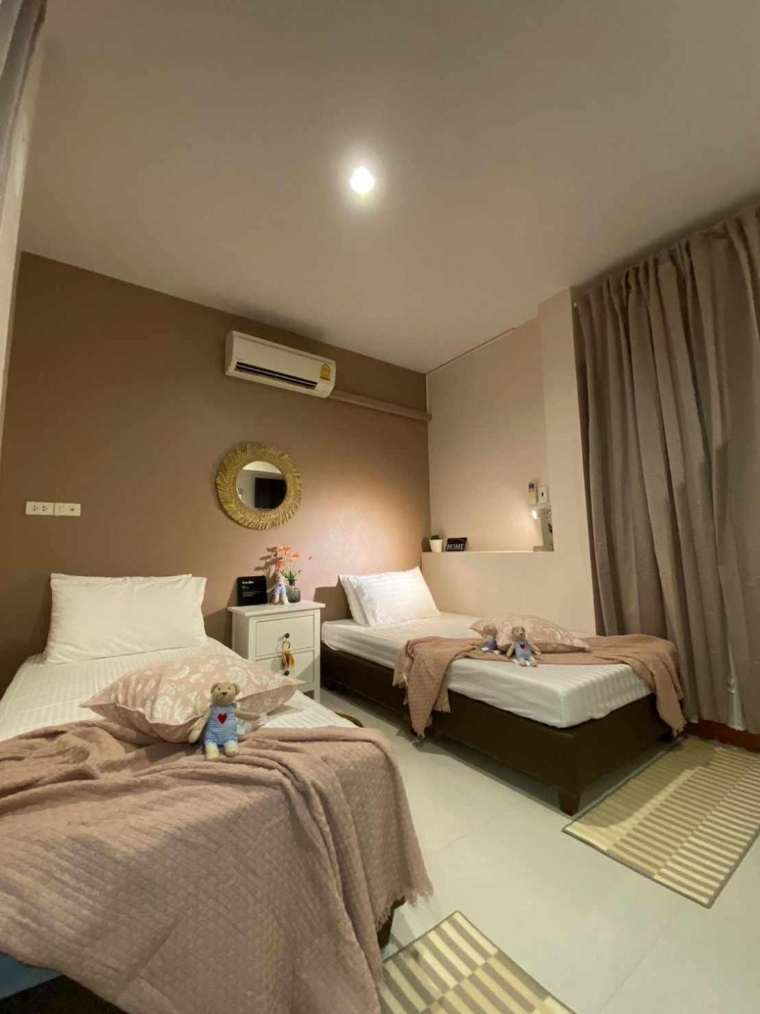 Por Poshtel Kanchanaburi Dış mekan fotoğraf