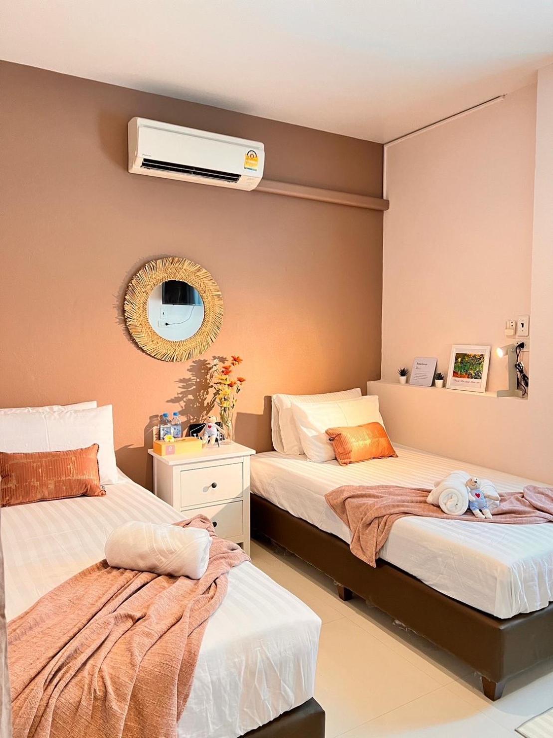 Por Poshtel Kanchanaburi Dış mekan fotoğraf