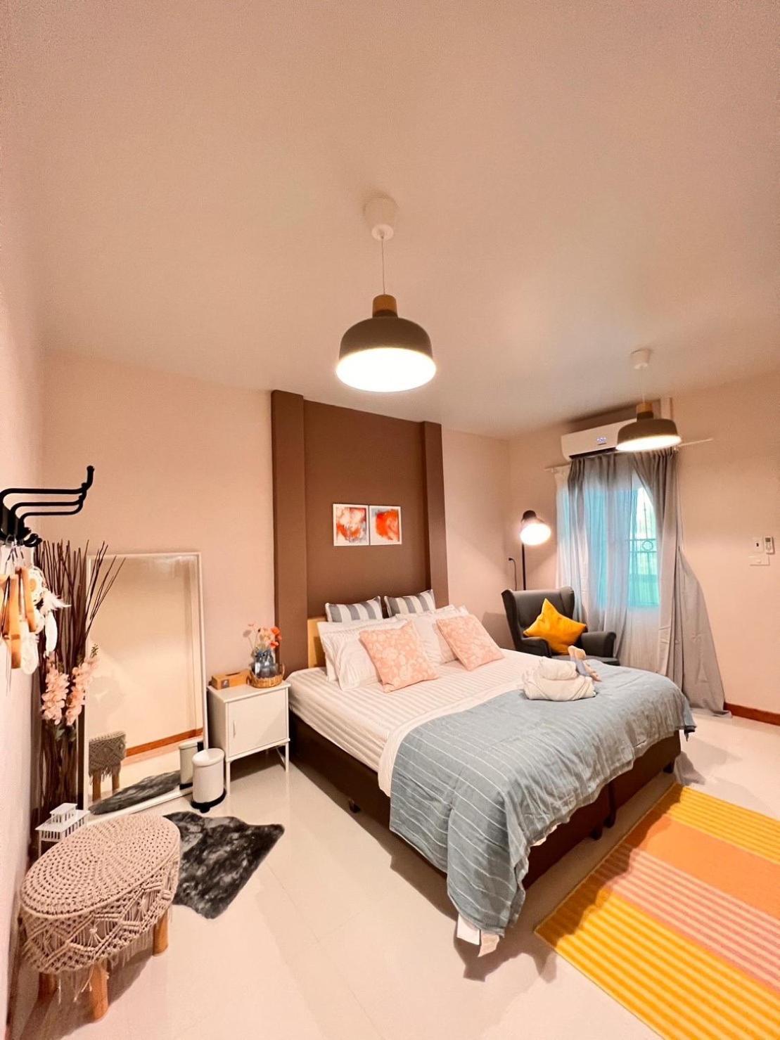 Por Poshtel Kanchanaburi Dış mekan fotoğraf